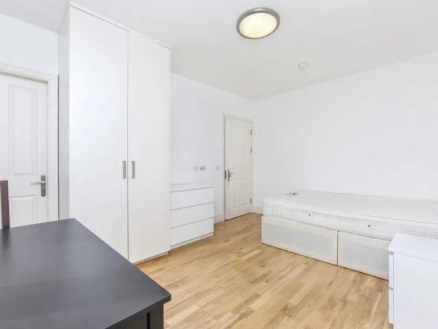 Studio for rent in London Borough of Ealing, Greater London