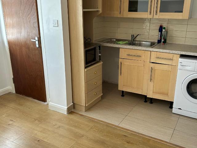 Studio for rent in New Southgate, Greater London