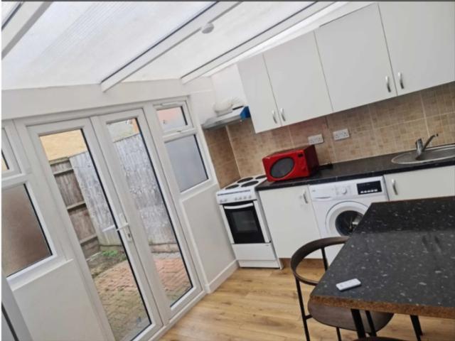 Apartment for rent in London Borough of Merton, Greater London