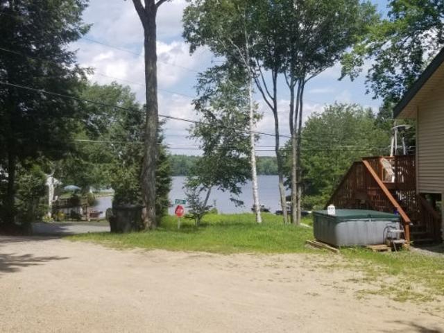Room for rent in Farmington, Strafford County