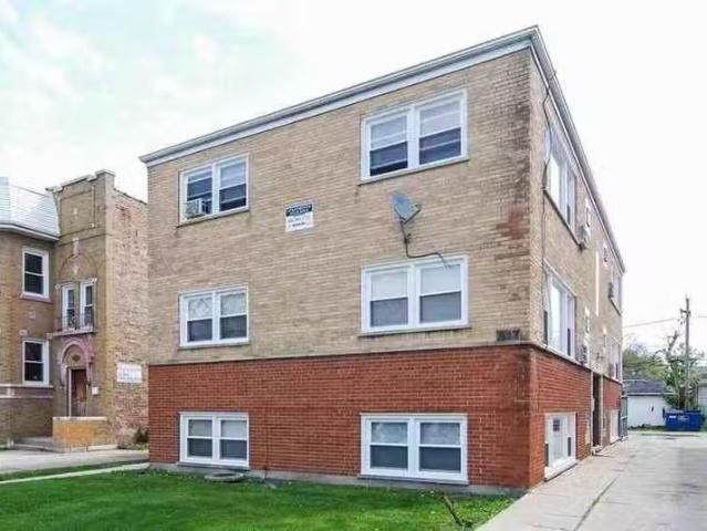 Condo for sale in Bedford Park