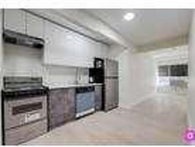 House for rent in The Bronx, Arverne