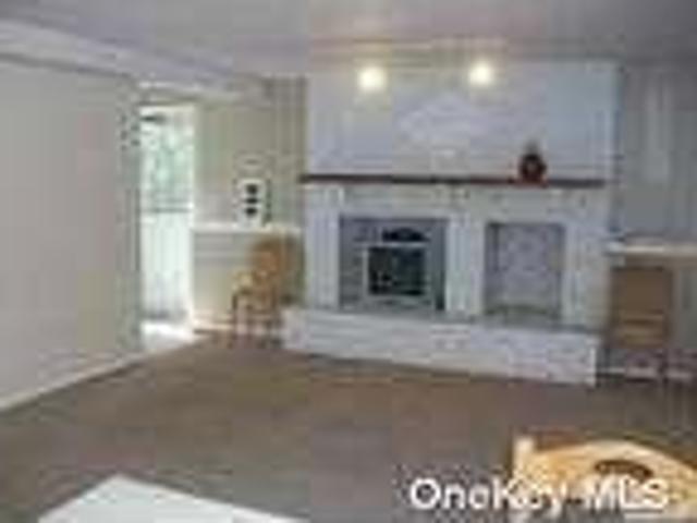 House for rent in Centereach, New York