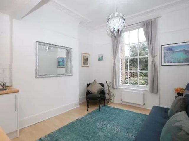 Apartment for rent in Stockwell, Greater London