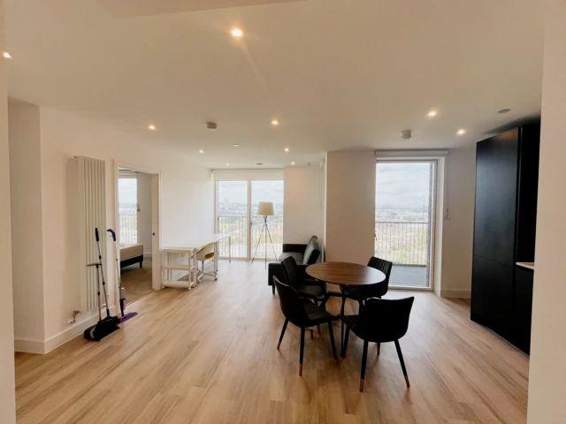 Apartment for rent in London Borough of Ealing, Park Royal