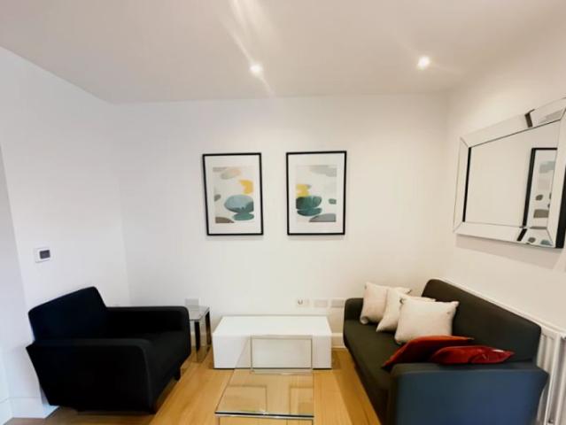 Apartment for rent in Bromley-by-Bow, Poplar Grove