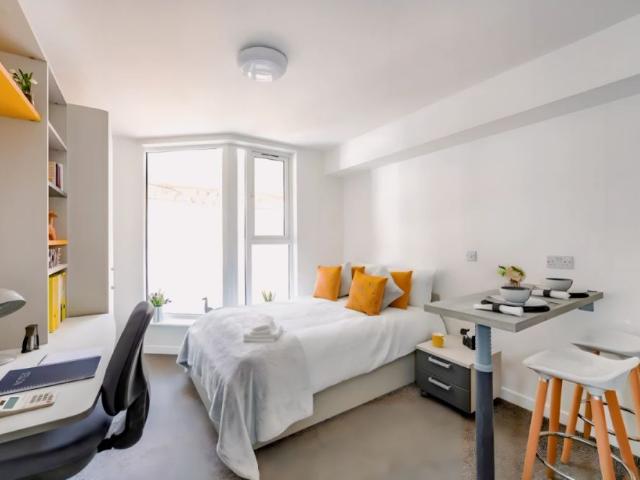 Apartment for rent in Castle and Priory Precinct, Bare