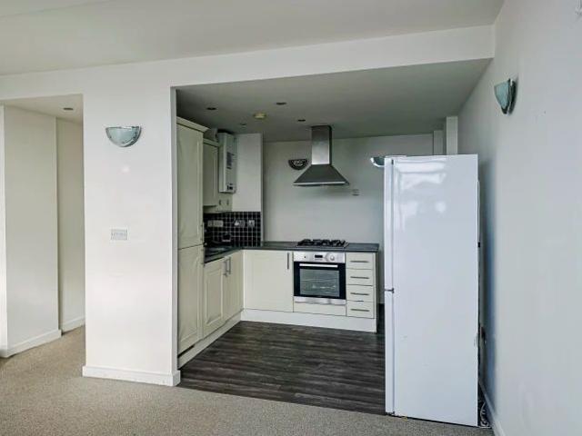 Apartment for rent in Plashet, Greater London