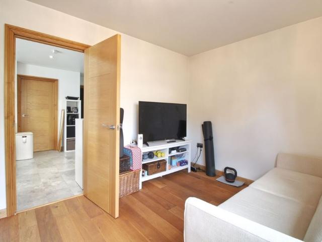 Apartment for rent in High Wycombe Community Board, Totteridge