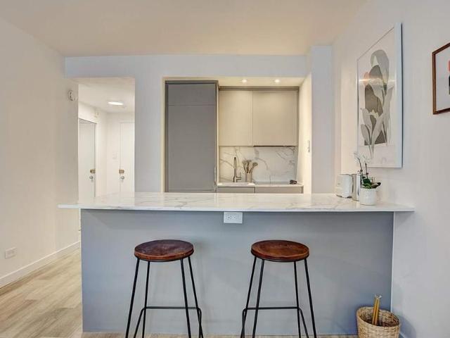 Apartment for rent in Mont-royal, Quebec
