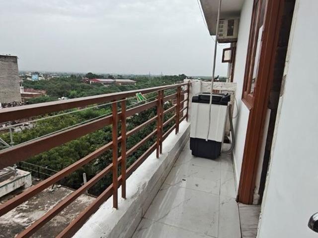 Property for rent in Deri