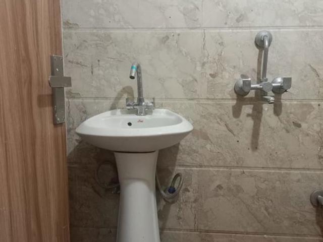 Property for rent in Deri