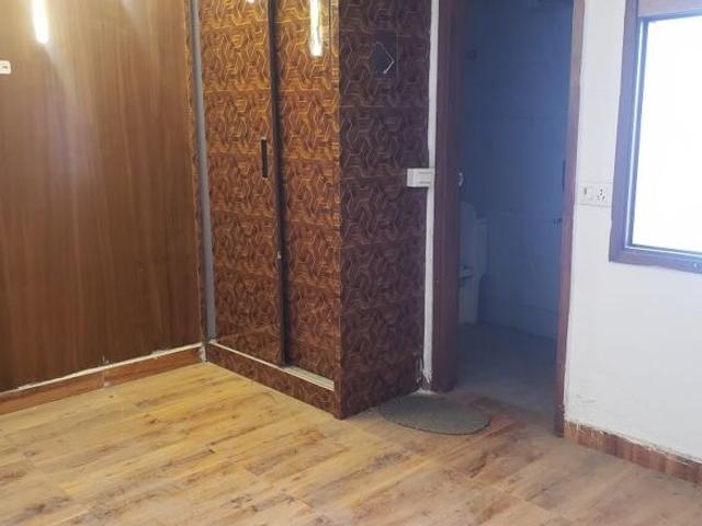 Property for rent in Deri