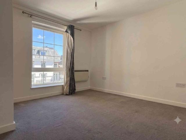 Apartment for rent in Woodcote, Epsom
