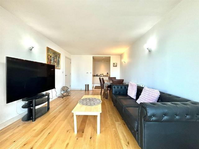 Apartment for rent in London Borough of Hillingdon, Greater London