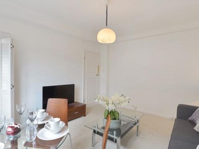 Apartment for rent in Mayfair, Greater London