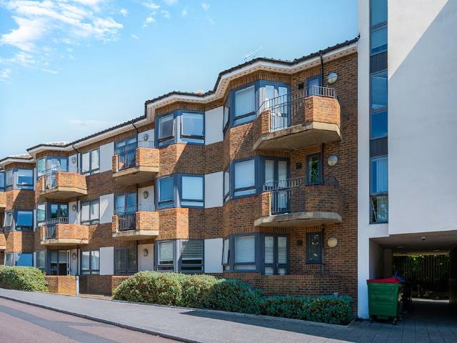 Apartment for rent in London Borough of Hounslow, Strand