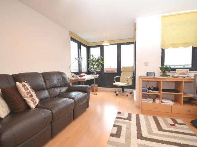 Apartment for rent in Hayes, Greater London
