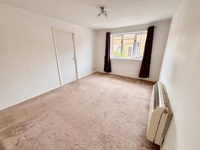 Apartment for rent in Charlton Riverside, Greater London