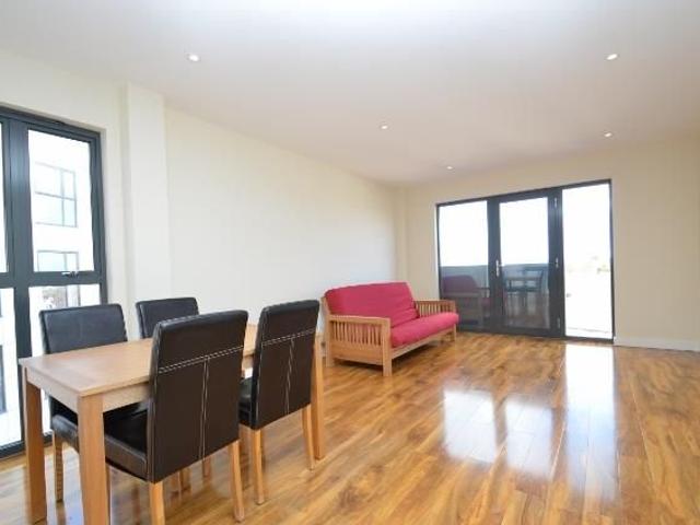 Apartment for rent in Lane, Greater London