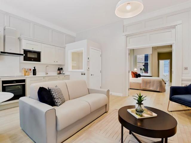 Apartment for rent in Chinatown, Greater London