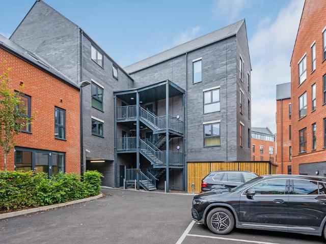 Apartment for rent in Enborne, West Berkshire