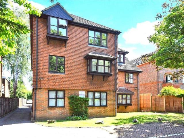 Apartment for sale in London Borough of Sutton, Greater London