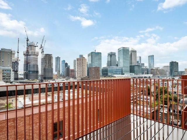 House for rent in Blackwall, Greater London