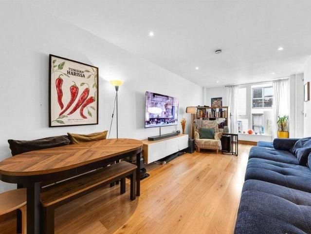 Apartment for rent in Cat Hill, England