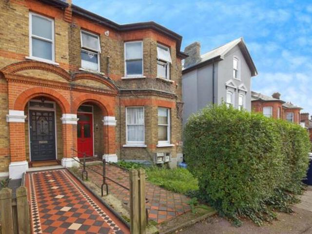 Apartment for sale in Barnet, New Barnet