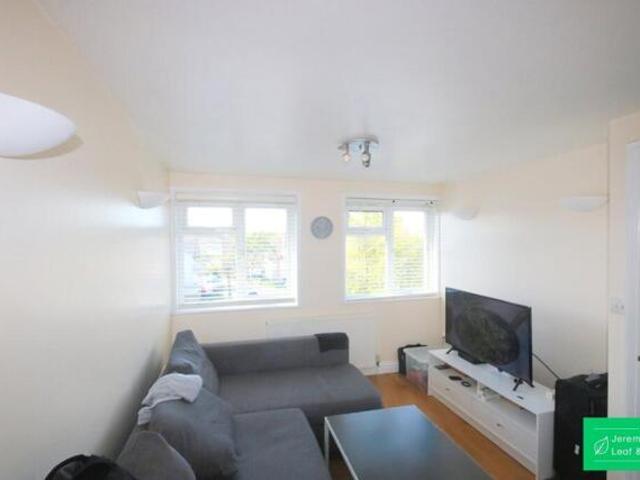 Apartment for sale in Barnet, North Finchley