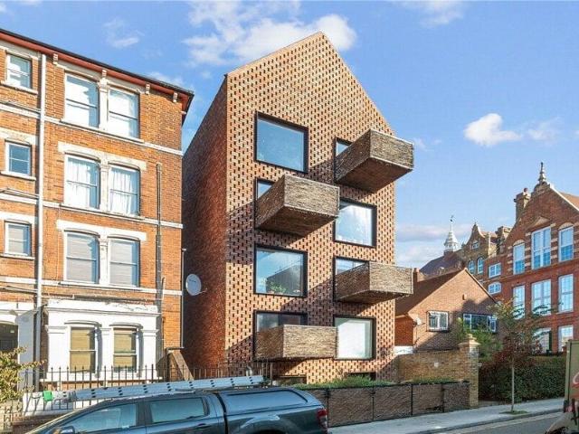 Apartment for sale in Cat Hill, England