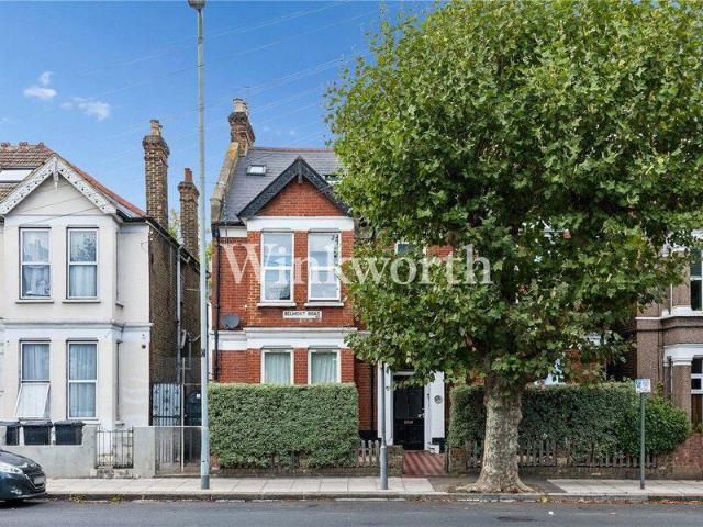 Apartment for sale in Cat Hill, England