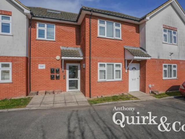 Apartment for sale in South Benfleet, Bread and Cheese Hill