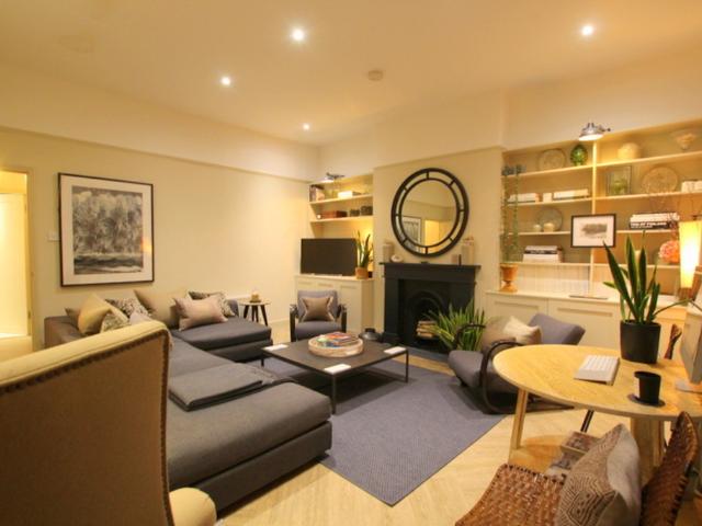 Apartment for rent in East Sheen, Greater London