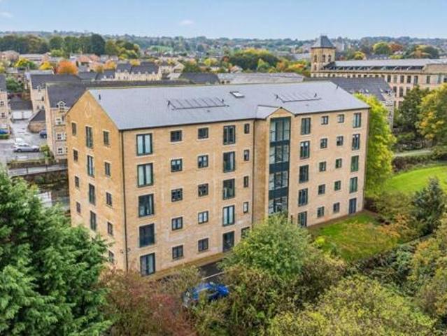 Apartment for sale in Apperley Bridge, West Yorkshire
