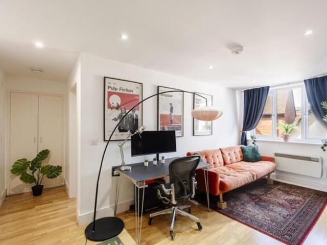 Apartment for sale in Bocking, Chipping Hill