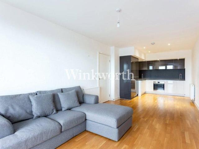 Apartment for sale in Cat Hill, England