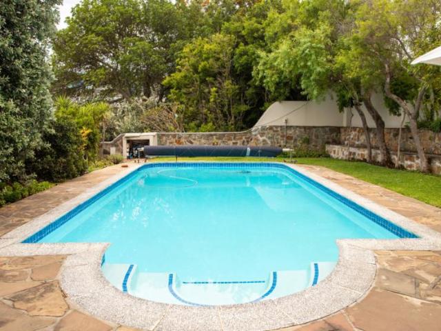 Apartment for rent in Camps Bay, Cape Town