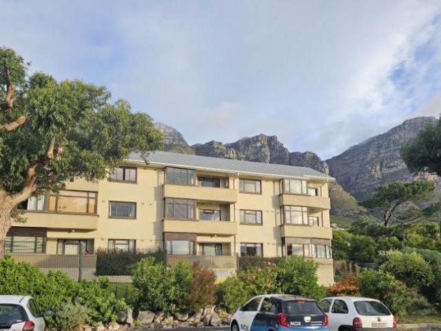 Apartment for rent in Camps Bay, Cape Town