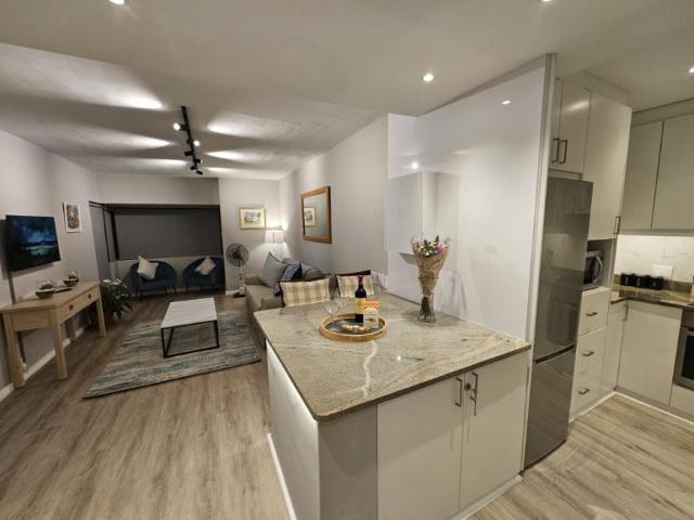 Apartment for rent in Camps Bay, Cape Town