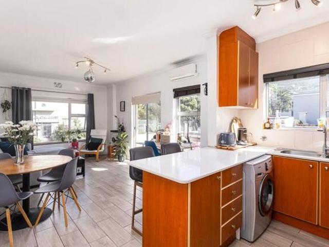 Apartment for sale in Cape Town Ward 77, Cape Town