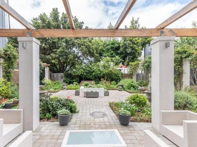 Apartment for sale in Cape Town Ward 59, Cape Town