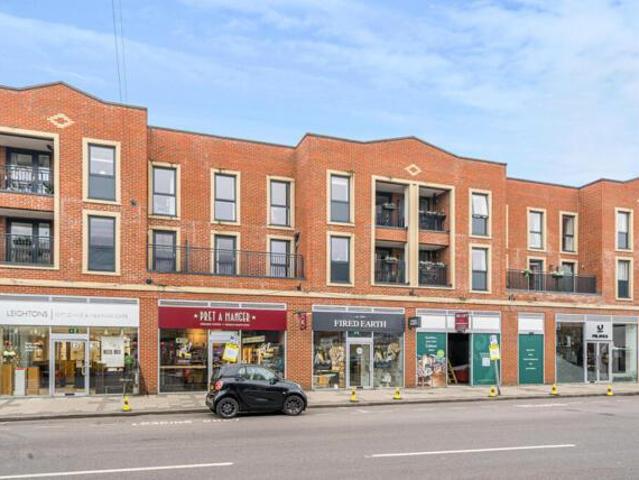 Apartment for sale in Blackhills, Surrey