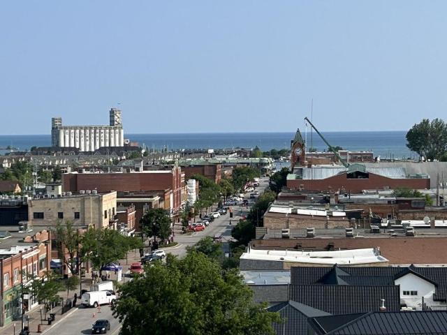Apartment for rent in Collingwood