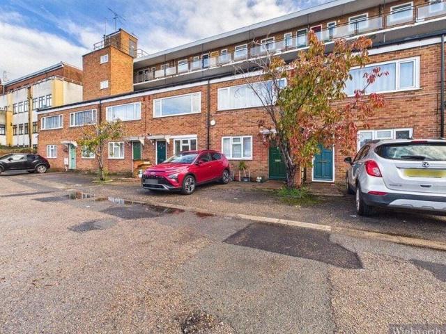 Apartment for sale in Royal Borough of Kingston upon Thames, Greater London