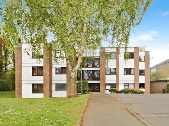 Apartment for sale in Croydon, London Borough of Croydon