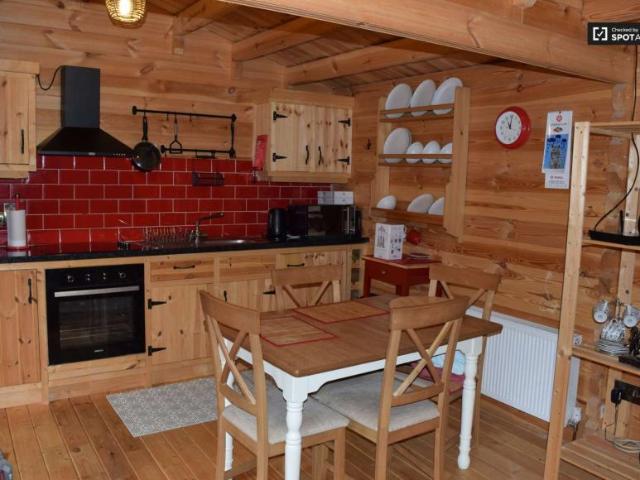 Apartment to rent in Bluebell, North Tipperary