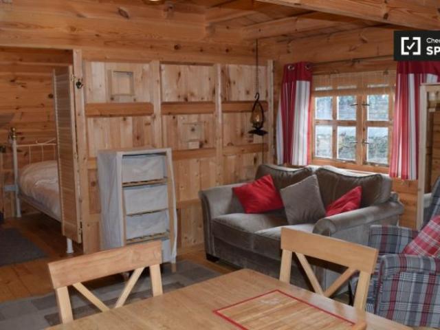 Apartment to rent in Bluebell, North Tipperary