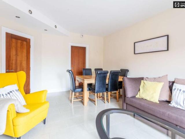 Apartment to rent in Bluebell, North Tipperary
